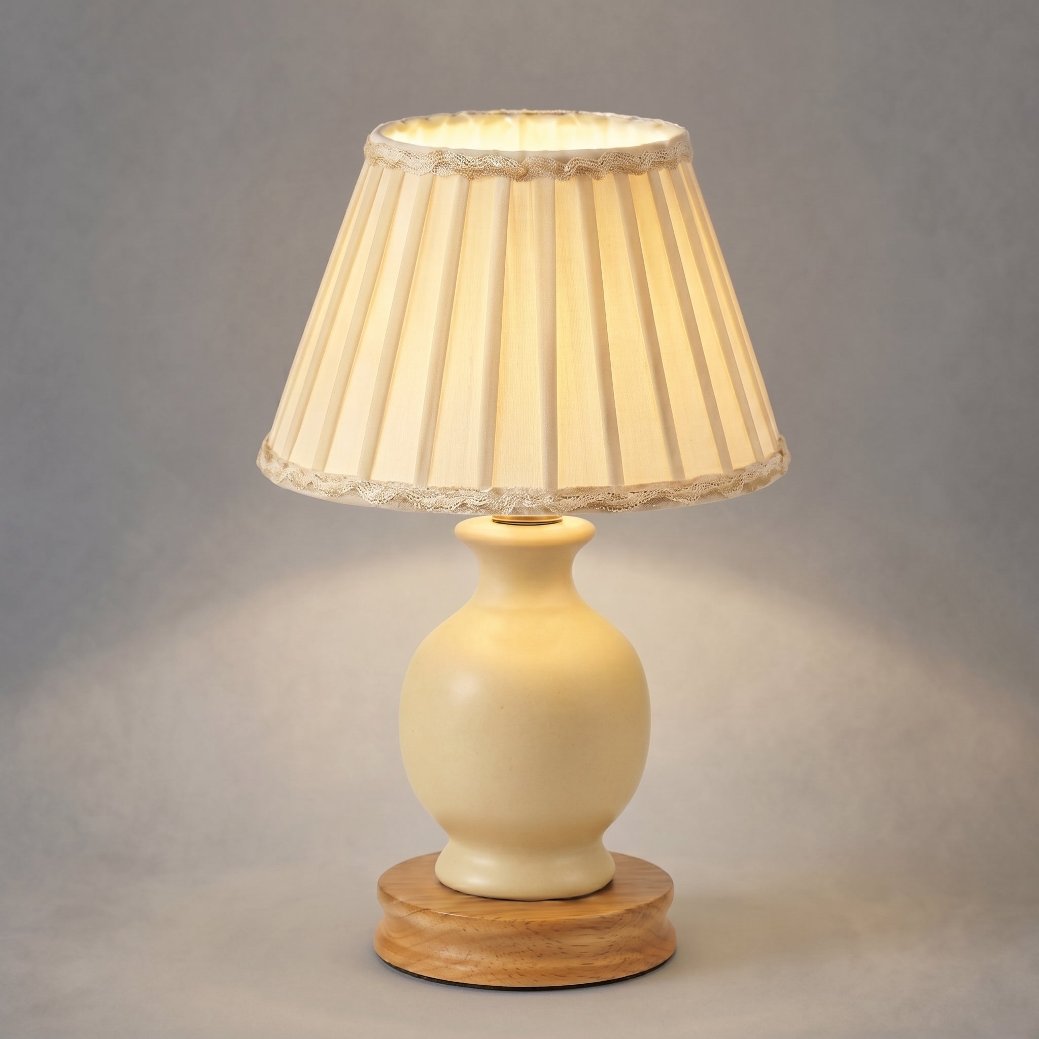 Vintage-Inspired Pleated Table Lamp